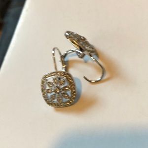 Elegant. Sterling and Swarovski Crystal Earrings.